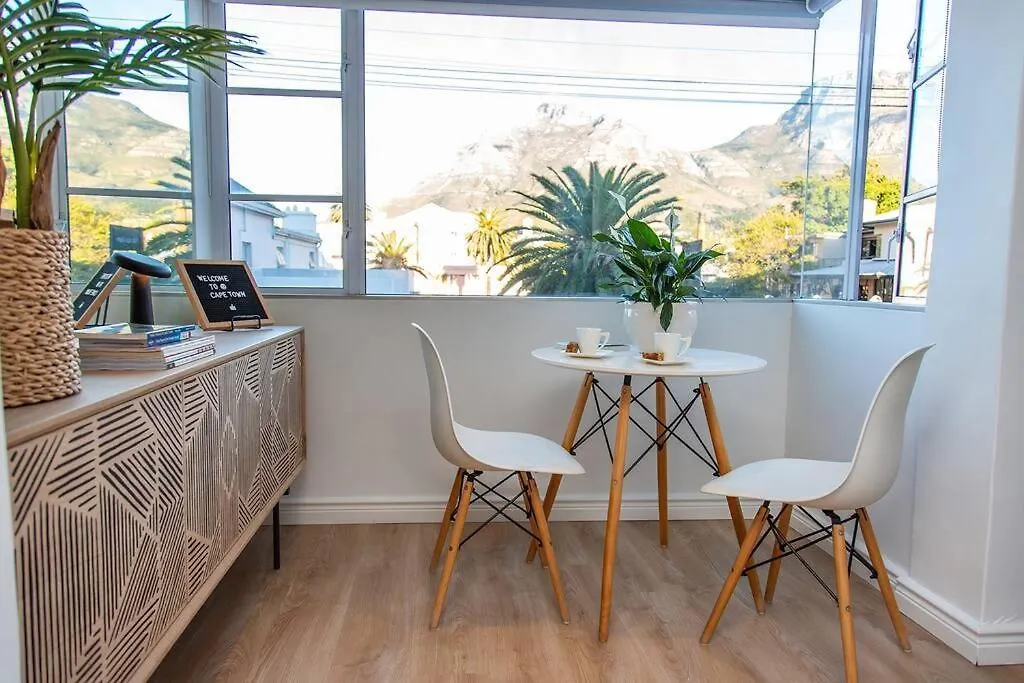 アパート Chic City Studio With Mountain Views ケープタウン