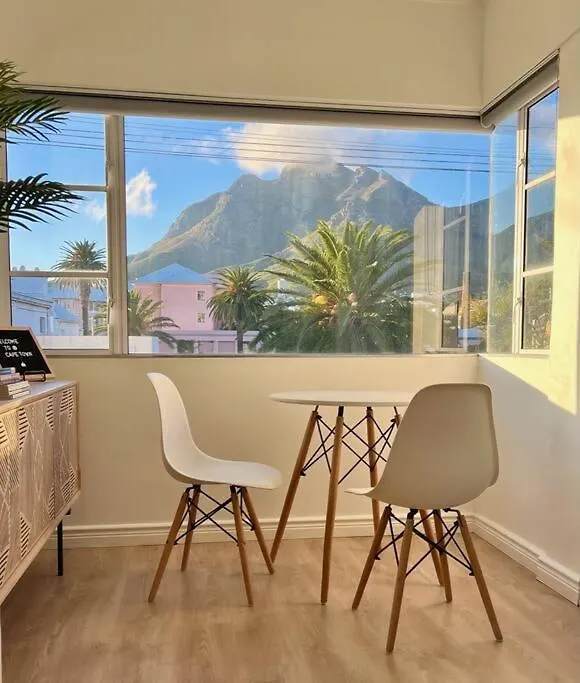 Chic City Studio With Mountain Views ケープタウン 0*,  南アフリカ