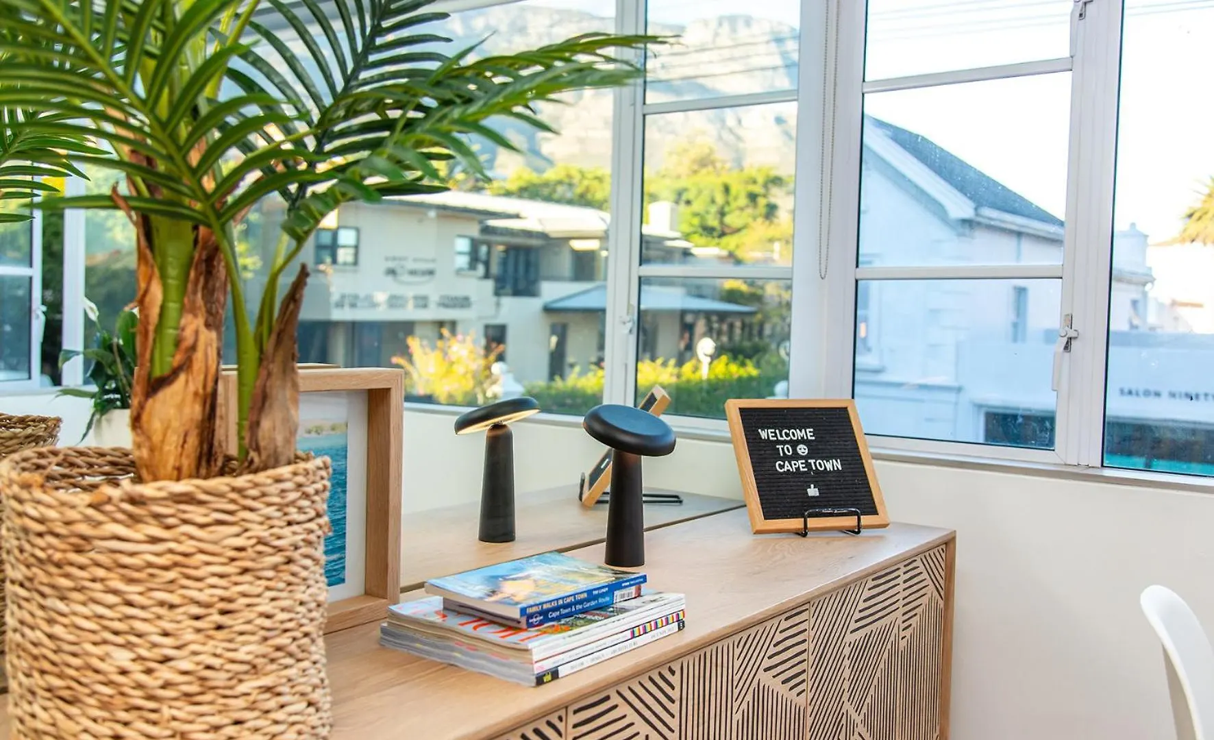 アパート Chic City Studio With Mountain Views ケープタウン